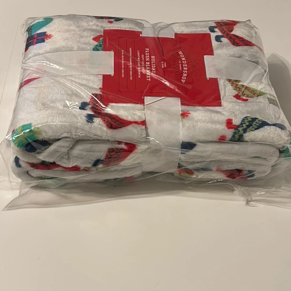 Wondershop Gnome Festive Holiday Plush Blanket in Gray